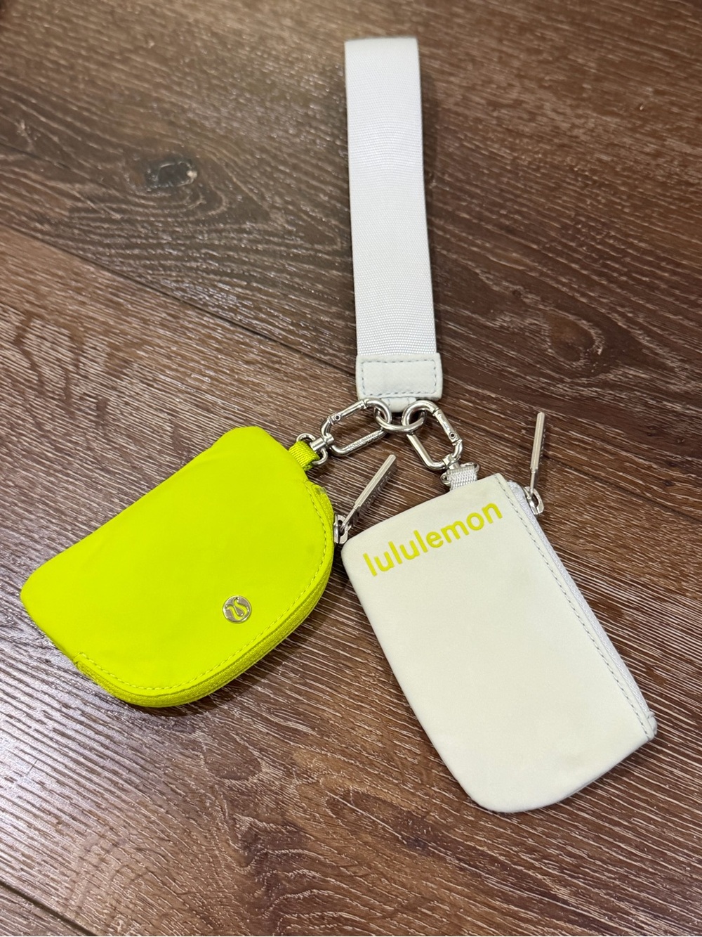 lululemon dual pouch wristlet with reusable bag neon green and gray color - Picture 2 of 5